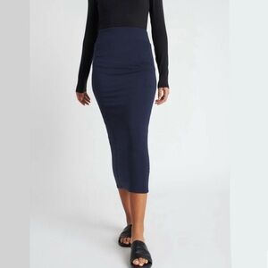 Kit and Ace Happy fitted midi skirt. 💙